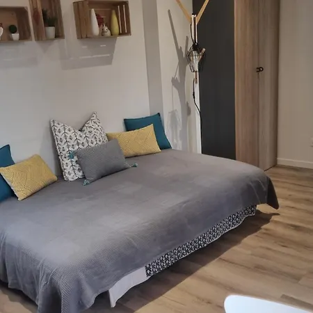 Cdg Aparts Ле-Мениль-Амело